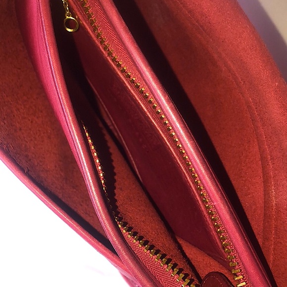 COACH PATRICIA SCHNEIDER'S Red Glove Tanned Crossbody Shoulder Bag VTG 9951 COA - Picture 11 of 17